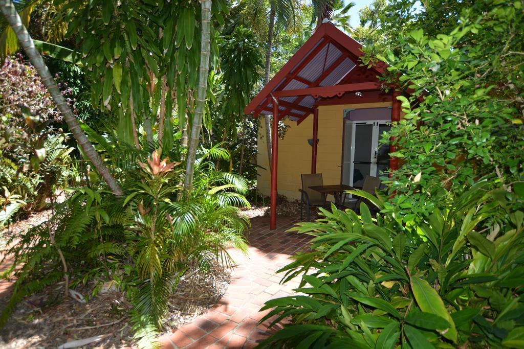 Shambhala Retreat Magnetic Island Cottages Nelly Bay Extérieur photo