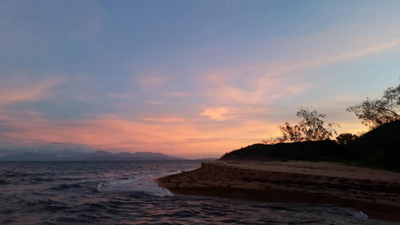 Shambhala Retreat Magnetic Island Cottages Nelly Bay Extérieur photo